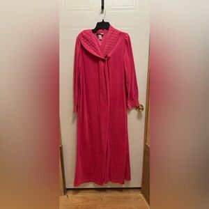Vintage Vandmere Sz L Pink Zip Front Robe GUC😊😊